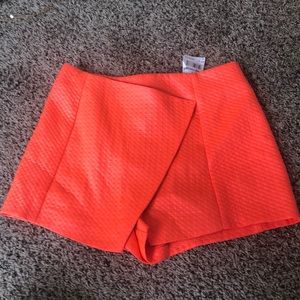 orange shorts!